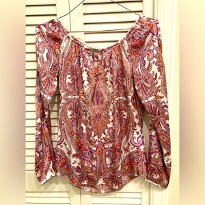 Blouse White House Black Market Size S. Front opening and slits both sleeves